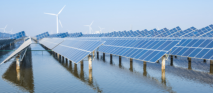 Photovoltaic installations on the surface of the water