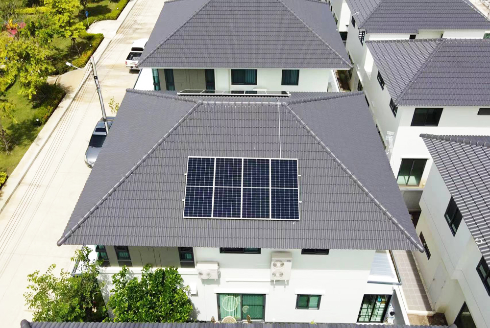 The Evolution and Applications of Crystalline Silicon Photovoltaic Technology